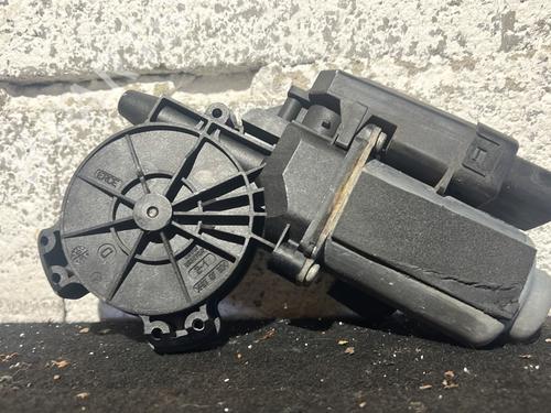 Left front window motor RENAULT MEGANE II Estate (KM0/1_) 1.9 dCi (KMRG, KM1G, KM0G, KM2C) | BP29967222E21