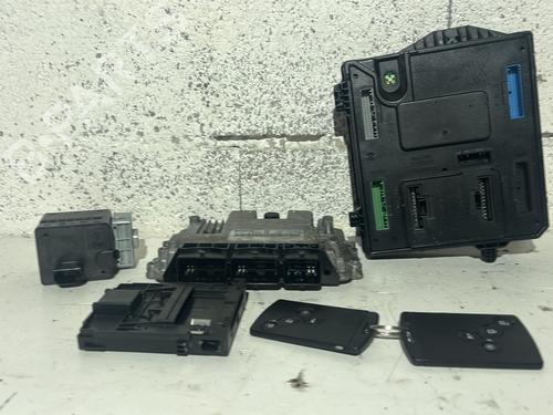 Used Electronic module RENAULT MEGANE III Hatchback (BZ0/1_, B3_) 1.9 dCi (BZ0N, BZ0J) (131 hp) 32133797