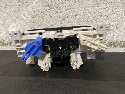 climate-control-dacia-sandero-14-bs0c-bs0a-bs0g-bs1f-bs0e-2008-21864871 main image