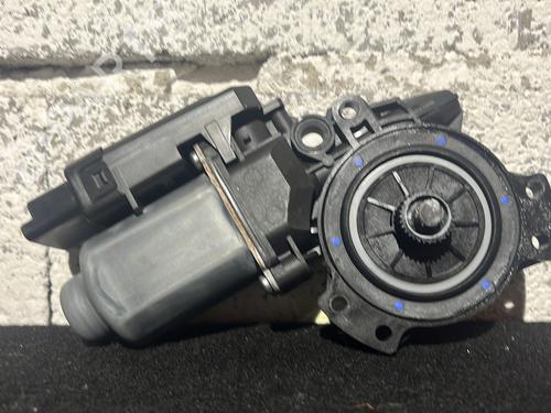 right-rear-window-motor-kia-ceed-sw-ed-2007-2008-2009-2010-2011-2012-28450275 main image