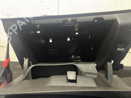 glove-box-peugeot-2008-i-cu_-2013-28190760 main image