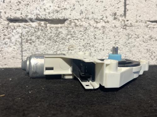 right-rear-window-motor-audi-q3-8ub-8ug-2011-2012-2013-2014-2015-2016-2017-2018-2019-2020-27389836 main image