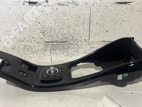 Middle console RENAULT MEGANE III Hatchback (BZ0/1_, B3_) 1.6 dCi (BZ00, BZ12, BZ13) | BP33113379I22  - Image 9