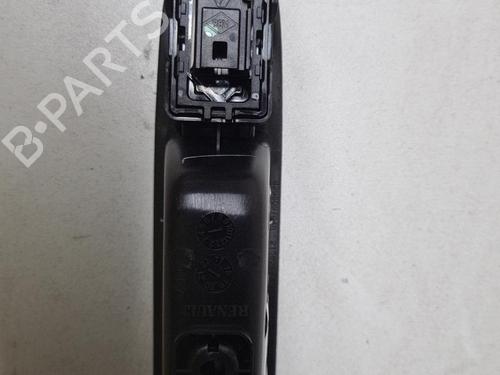 Used Right rear window switch Right rear window switch RENAULT CLIO V (B7_) 1.5 Blue dCi 85 (B7AG) (86 hp) 21860067 21860067