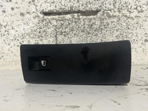 right-front-window-switch-bmw-x5-e53-2000-2001-2002-2003-2004-2005-2006-31581264 main image