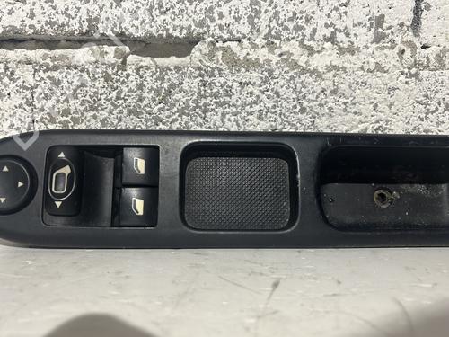 Used Left front window switch Left front window switch PEUGEOT 307 SW (3H) 1.6 HDI 110 (109 hp) 32301315 32301315
