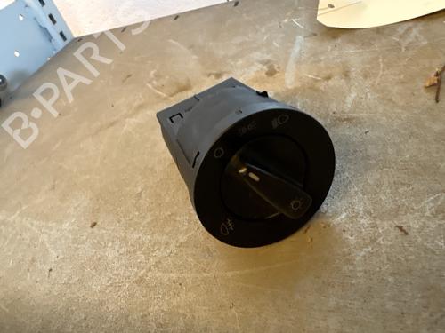 Used Switch Switch VW GOLF IV Variant (1J5) 1.6 (101 hp) 39937644 39937644