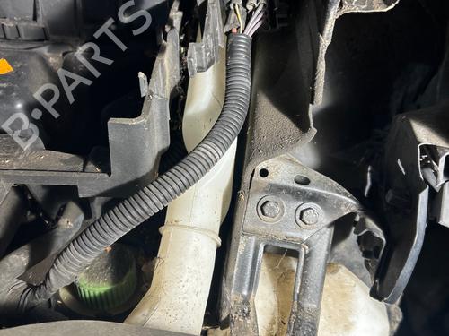 Used Windscreen washer tank Windscreen washer tank VW POLO IV (9N_, 9A_) 1.4 TDI (80 hp) 40122639 40122639
