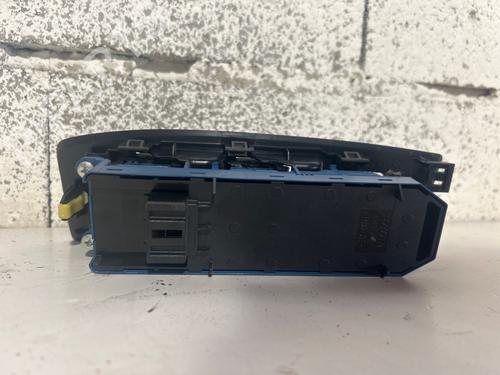Used Left front window switch Left front window switch 39528598 39528598