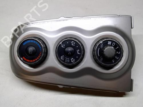 Commande Chauffage TOYOTA YARIS (_P9_) 1.4 D-4D (NLP90_, NLP90R) (90 hp) 21859849