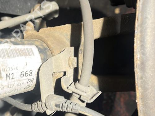 Used Right front steering knuckle VW TOURAN (1T3) 1.6 TDI (105 hp) 32984346