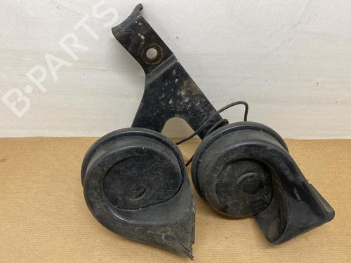 Used Horn PEUGEOT 3008 I MPV (0U_) 2.0 HDi Hybrid4 (0URHCA) (200 hp) 21862445