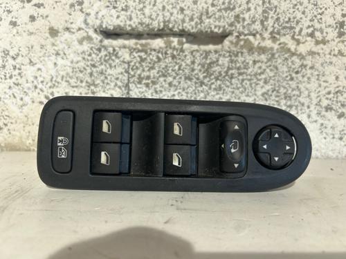 Used Left front window switch Left front window switch PEUGEOT 508 SW I (8E_) 2.0 HDi RXH Hybrid4 (200 hp) 39664421 39664421