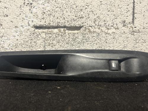 Used Right front window switch CITROËN DS3 (SA_) 1.6 THP 155 (156 hp) 28589437