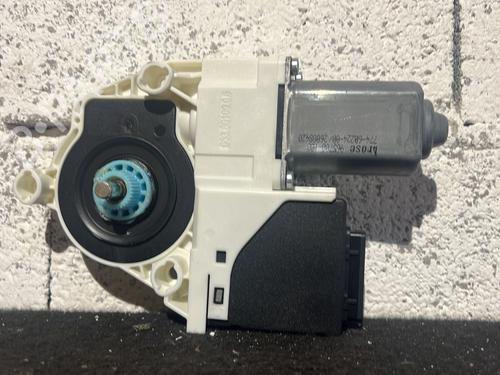 Rudehejsemotor bagstkærm højre VW PASSAT CC B6 (357) 2.0 TDI | BP28074692E22 