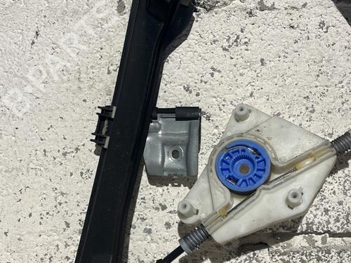 Used Front right window mechanism Front right window mechanism SEAT IBIZA III (6L1) 1.4 16V (86 hp) 33178823 33178823