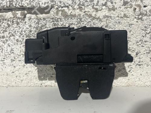 Used Tailgate lock Tailgate lock CITROËN C4 CACTUS 1.2 VTi 82 (82 hp) 31376405 31376405