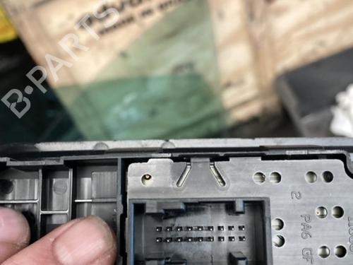 Used Left front window switch PEUGEOT 308 I (4A_, 4C_) 1.6 HDi (112 hp) 21860668