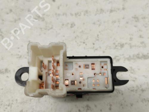 Used Right front window switch NISSAN MICRA III (K12) 1.5 dCi (65 hp) 21859076