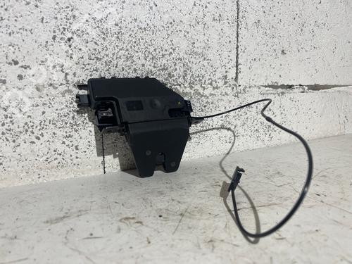 tailgate-lock-bmw-1-e87-2003-2004-2005-2006-2007-2008-2009-2010-2011-2012-2013-35903614 main image