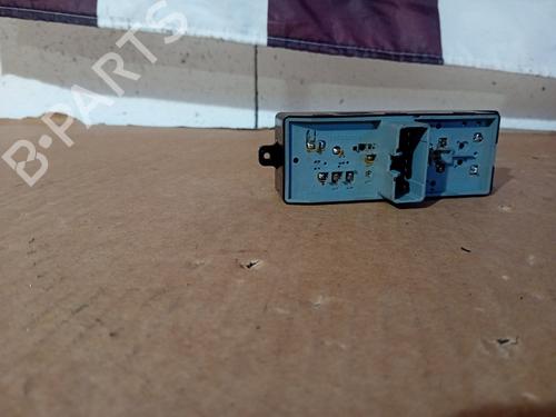 Used Right front window switch Right front window switch KIA CARENS III MPV (UN) 2.0 CRDi 135 (136 hp) 21865924 21865924