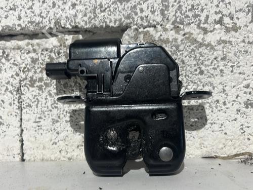 tailgate-lock-renault-scenic-iii-jz01_-2008-2009-2010-2011-2012-2013-2014-2015-2016-31852219 main image