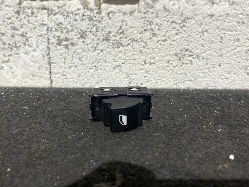 left-rear-window-switch-citroen-c3-aircross-ii-2r_-2c_-2017-33413328 main image