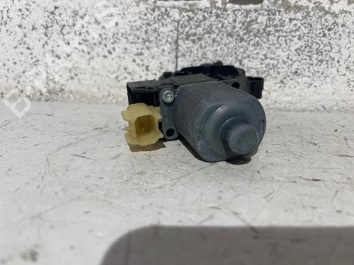 Right front window motor FORD FIESTA VI (CB1, CCN) 1.6 TDCi | BP37751537E20 - Image 3