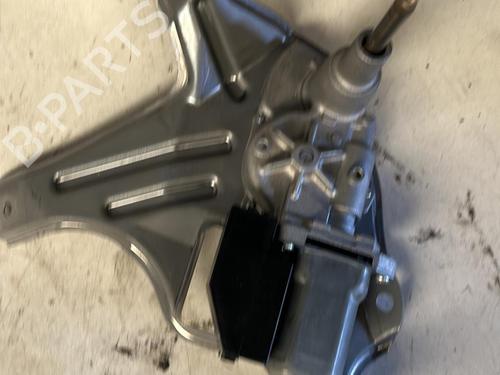 Used Rear wiper motor TOYOTA YARIS (_P13_) 1.5 (NSP131_) (112 hp) 21863273
