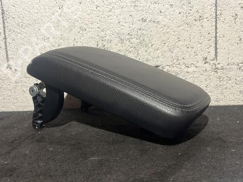 Used Armrest / Center console Armrest / Center console MERCEDES-BENZ GLA-CLASS (X156) GLA 180 CDI / d (156.912) (109 hp) 25701714 25701714
