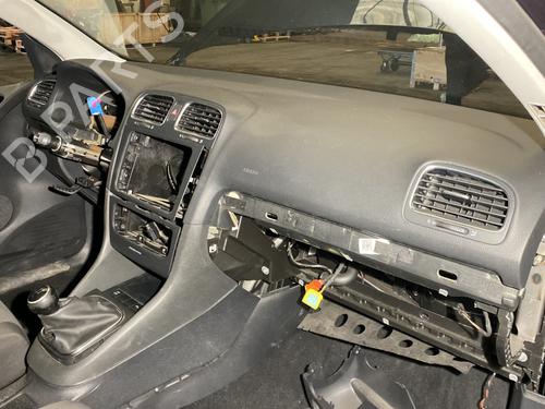 Used Dashboard VW GOLF VI (5K1) 1.6 TDI (105 hp) 22523684