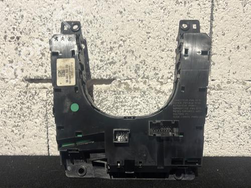 Switch CITROËN DS5 2.0 HDi 200 Hybrid4 All-wheel Drive | BP29255675I30 
