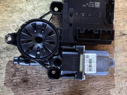 Right front window motor VW PASSAT B7 (362) 1.6 TDI | BP21864175E20 