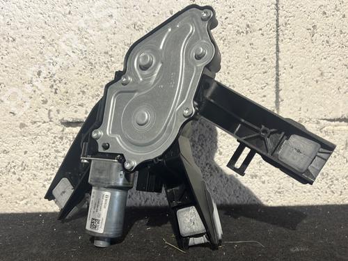 Used Rear wiper motor Rear wiper motor PEUGEOT 308 II (LB_, LP_, LW_, LH_, L3_) 1.6 HDi / BlueHDi 115 (115 hp) 26039861 26039861