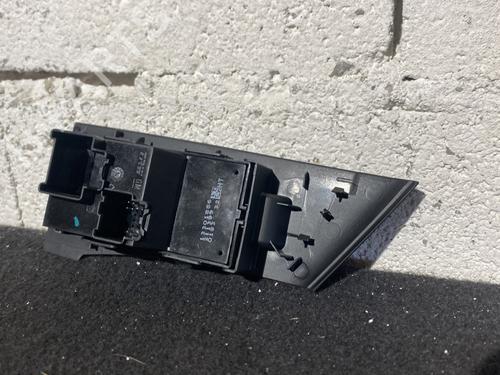 Right front window switch OPEL ASTRA J (P10) 1.3 CDTI (68) | BP21866124I26 