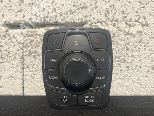 Switch CITROËN DS5 2.0 HDi 200 Hybrid4 All-wheel Drive | BP29255677I30 - Image 2