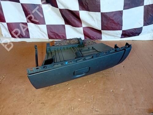 Used Glove box RENAULT CLIO III (BR0/1, CR0/1) 1.5 dCi (BR17, CR17) (86 hp) 20864774