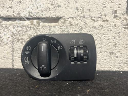 Used Headlight switch AUDI A3 Sportback (8PA) 2.0 TDI (140 hp) 26006529
