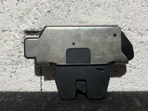 Used Tailgate lock PEUGEOT 208 I (CA_, CC_) 1.6 HDi (92 hp) 22894179