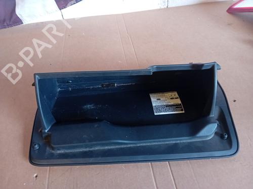 Used Glove box Glove box TOYOTA YARIS (_P13_) 1.5 (NSP131_) (112 hp) 20861834 20861834
