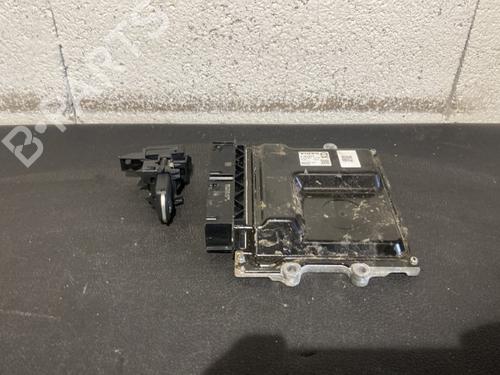 Used Electronic module VOLVO V40 Hatchback (525) D2 (120 hp) 21864903