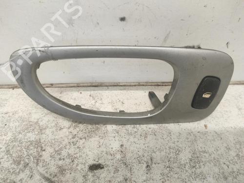 Used Right rear window switch PEUGEOT 307 Break (3E) 1.6 HDi 110 (109 hp) 21858923