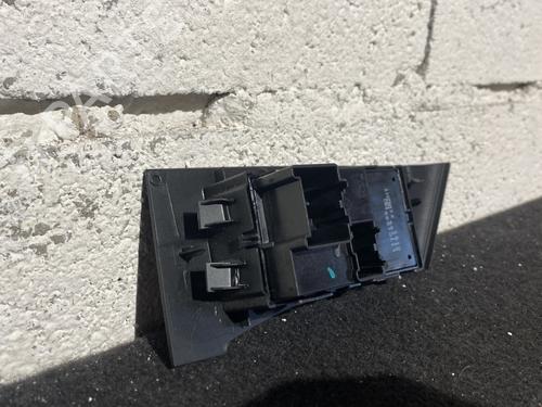 Right front window switch OPEL ASTRA J (P10) 1.3 CDTI (68) | BP21866124I26 