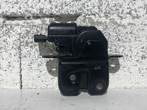 Used Tailgate lock RENAULT MEGANE III Hatchback (BZ0/1_, B3_) 1.9 dCi (BZ0N, BZ0J) (131 hp) 32133774