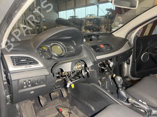 Salpicadero Salpicadero RENAULT MEGANE III Coupe (DZ0/1_) 1.5 dCi (DZ0B) (106 hp) 33722627 33722627