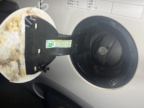 fuel-flap-citroen-c3-ii-sc_-2009-27716839 main image