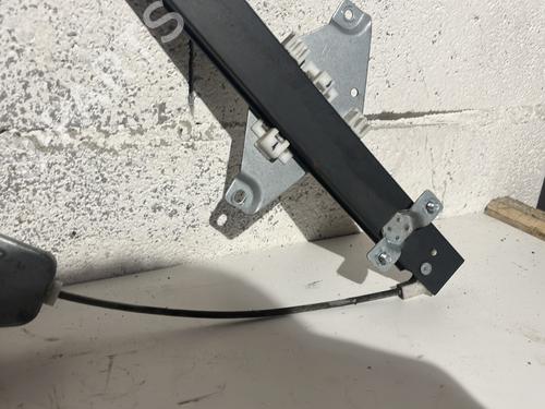 Used Front right window mechanism Front right window mechanism SSANGYONG REXTON W / REXTON 2.0 Xdi All-wheel Drive (155 hp) 31648395 31648395