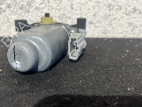 right-front-window-motor-vw-up-121-122-bl1-bl2-bl3-123-2011-26524370 main image