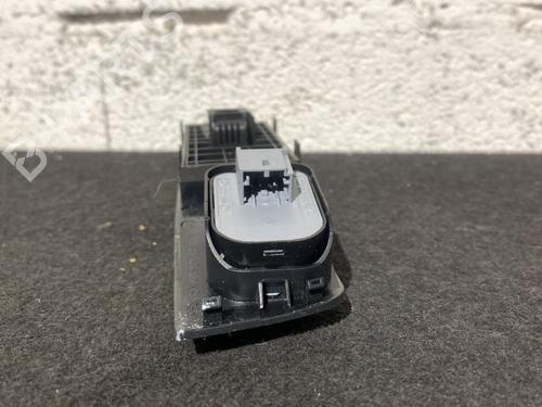 Left front window switch AUDI A1 Sportback (8XA, 8XF) 1.0 TFSI | BP23984832I27 