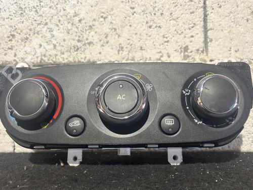 Commande Chauffage RENAULT CLIO IV (BH_) 0.9 TCe 90 (BHNF, BHMA, BHMH, BHJK, BHJR) (90 hp) 26977738